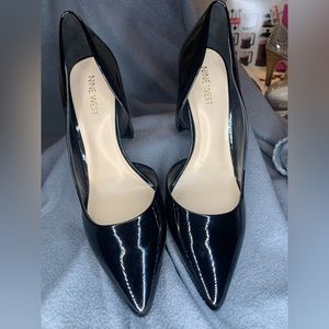 Nine West size 9 black patent block heel